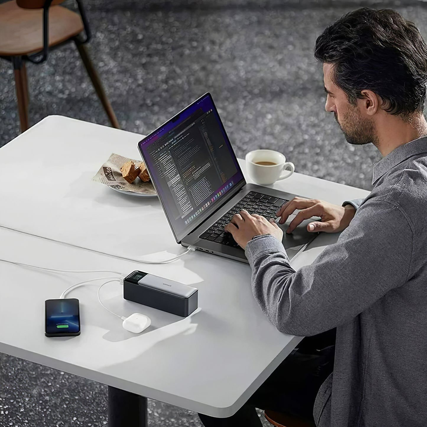 Externer Akku Anker 737, 24000mAh, 140W, QC + PD, 1 x USB-A - 2 x USB-C, Schwarz A1289011