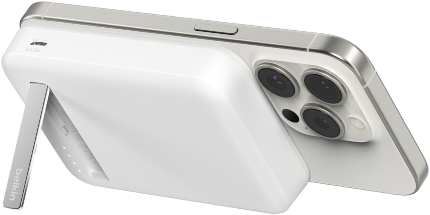Belkin BoostCharge Pro Wireless External Battery with Kickstand, 8000mAh, 15W, FQI, 1 x QI - 1 x USB-C, White BPD007btWH