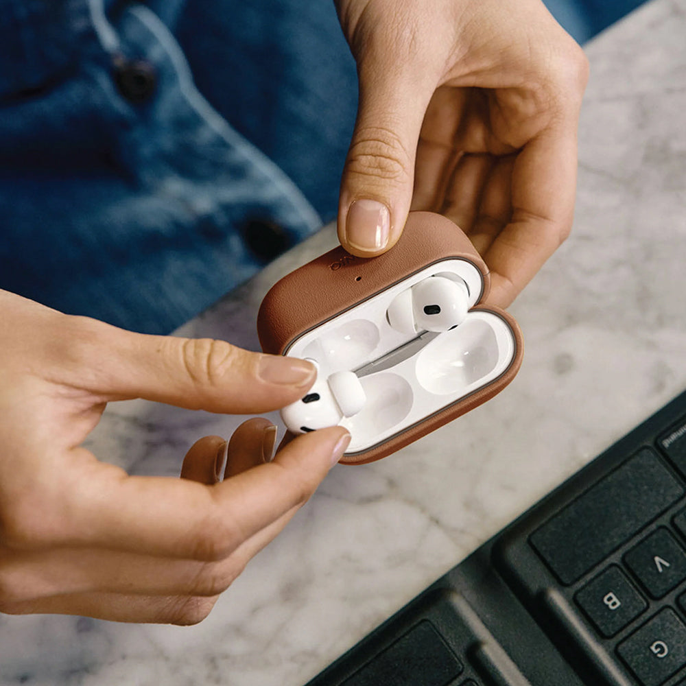UNIQ Lyden Vex Hülle für Apple AirPods Pro 3, Braun