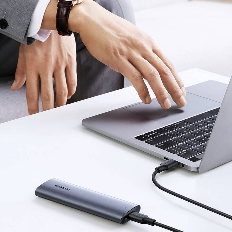 UGREEN CM400 Rack für M.2 NGFF SATA SSD, Grau