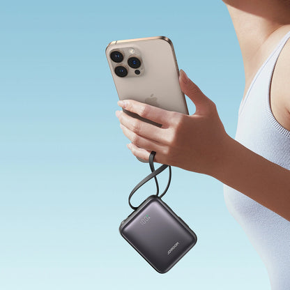 Externer Akku Joyroom JR-PBF27, 10000mAh, 22.5W, QC + PD, 1 x Lightning - 2 x USB-C, Schwarz