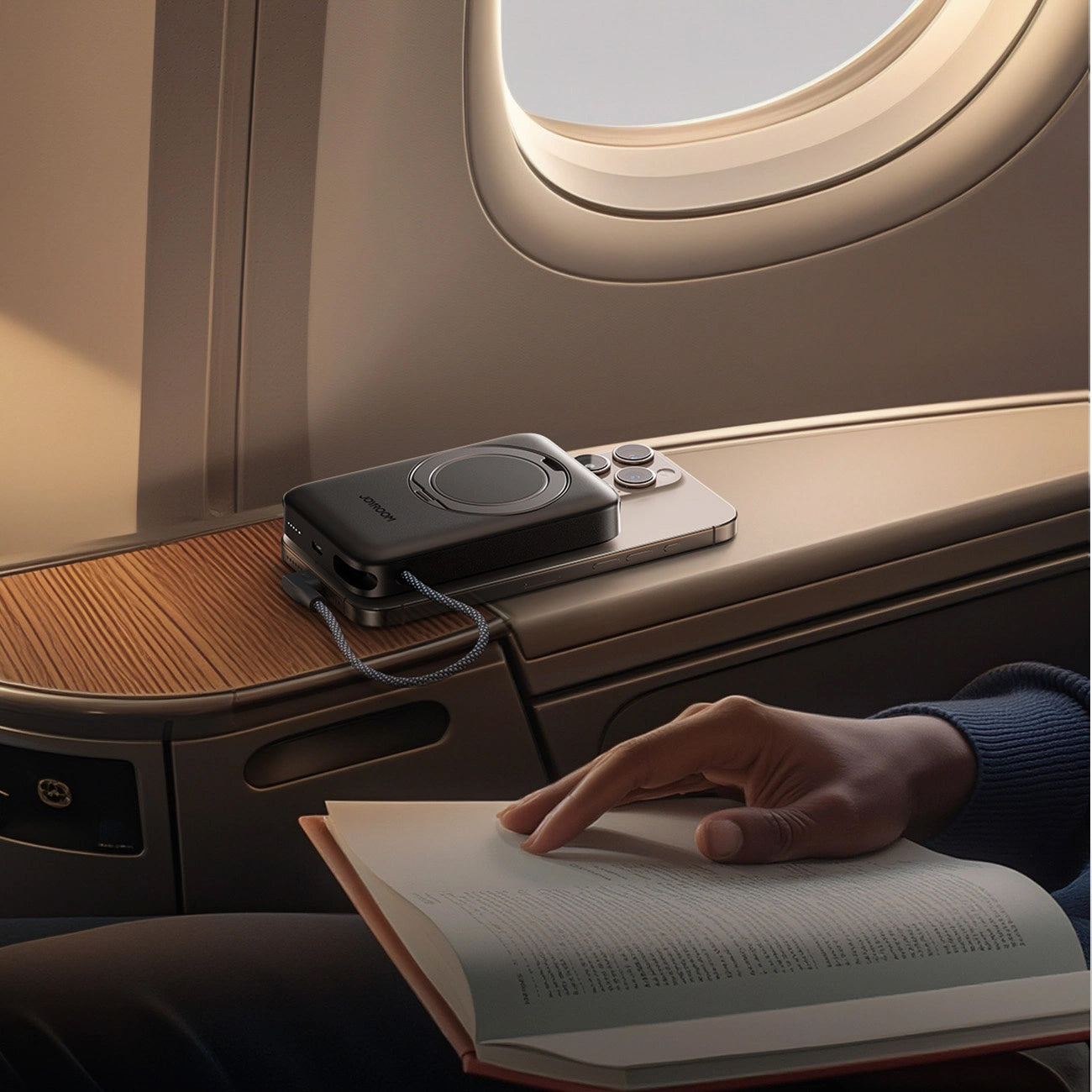 Externer Wireless-Akku Joyroom JR-PBM02, 10000mAh, 22.5W, PD + FQI, 1 x QI - 2 x USB-C, Schwarz