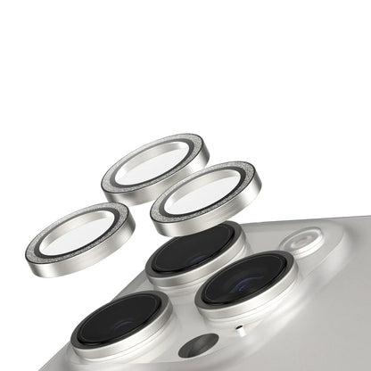 Schutzfolie PanzerGlass Safe für die Rückkamera. Glitter für Apple iPhone 16 Pro Max / 16 Pro, gehärtetes Glas, Silberfarben.