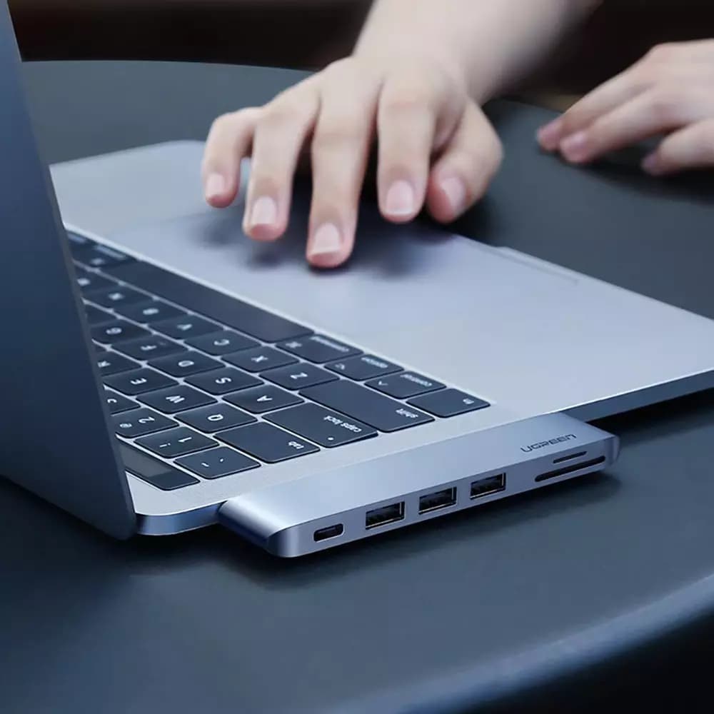 UGREEN CM251 USB-C Hub für Apple MacBook Pro / Air, 3 x USB-A 3.0 - 1 x USB-C - 1 x SD - 1 x microSD, Grau