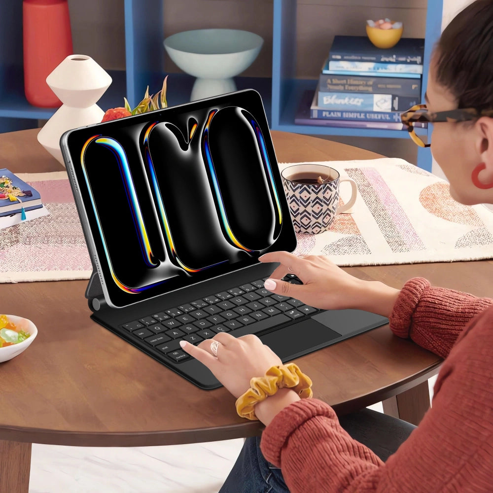 Hülle mit Tastatur für Apple iPad Pro 13 (2025) / (2024), Tech-Protect, SmartCase Magnetic, Schwarz