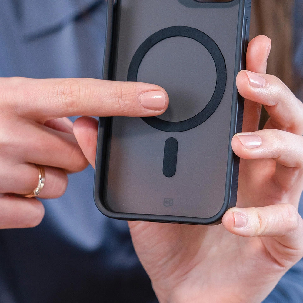 MagSafe Hülle für Apple iPhone 17 Pro, 3MK, Smoke MagCase, Schwarz