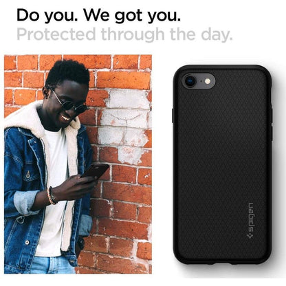 Hülle für Apple iPhone SE (2022) / SE (2020) / 8 / 7, Spigen, Liquid Air, Schwarz 042CS20511