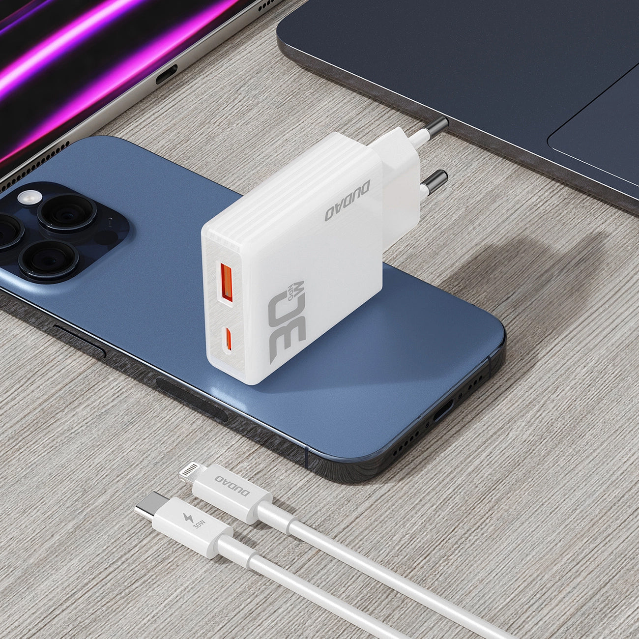 Netzwerkladegerät mit Lightning-Kabel Dudao A30EUL, 30 W, 3 A, 1 x USB-A – 1 x USB-C, Weiß