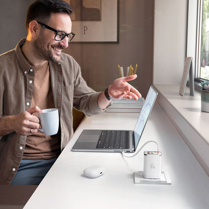 Netzladegerät mit USB-C Kabel McDodo CH-4103 FreeGo Display, 67W, 3.35A, 1 x USB-A - 1 x USB-C, Weiß