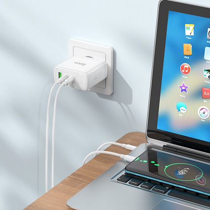 Netzladegerät HOCO N30, 65W, 3.25A, 1 x USB-A - 2 x USB-C, Weiß