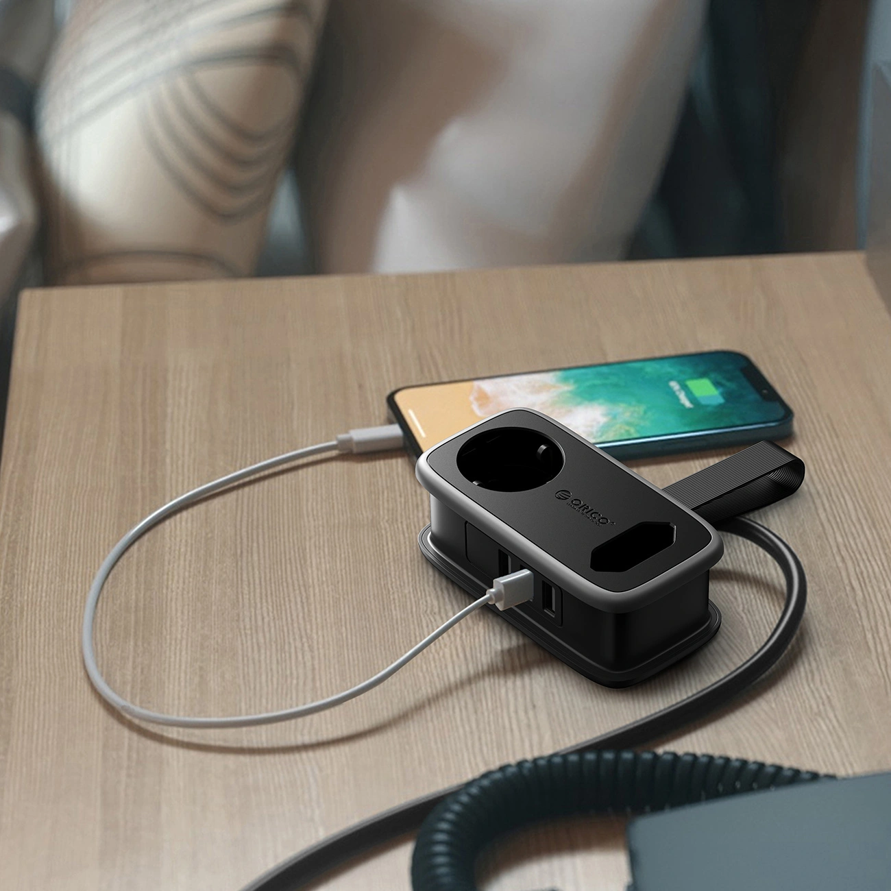 Orico APP Verlängerungskabel, 1 x Schuko - 1 x Steckdose - 2 x USB-A - 1 x USB-C, Schwarz Grau